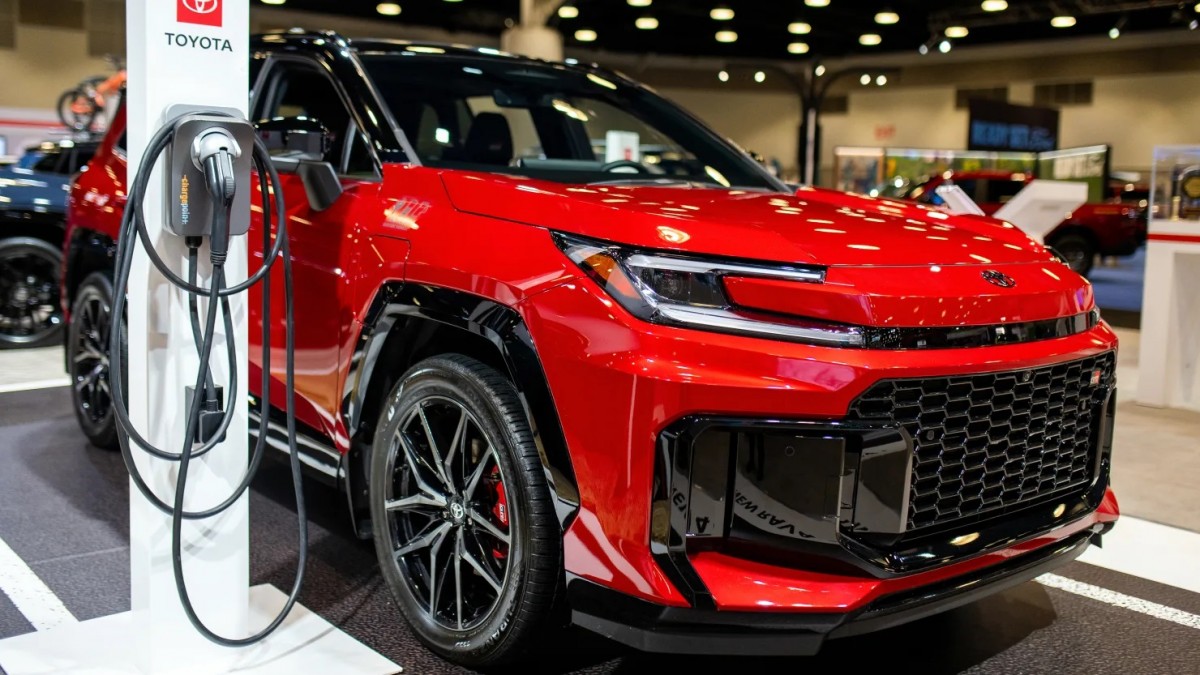 Toyota dự tính đầu tư 6,4 tỷ USD mỗi năm vào robot