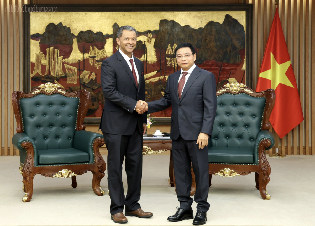 Phó thủ tướng Nguyễn Văn Thắng tiếp ông Linh Austin, Chủ tịch kiêm Giám đốc điều hành của Công ty R3 Lithium. Ảnh: VGP Phó thủ tướng Nguyễn Văn Thắng tiếp ông Linh Austin, Chủ tịch kiêm Giám đốc điều hành của Công ty R3 Lithium. Ảnh: VGP