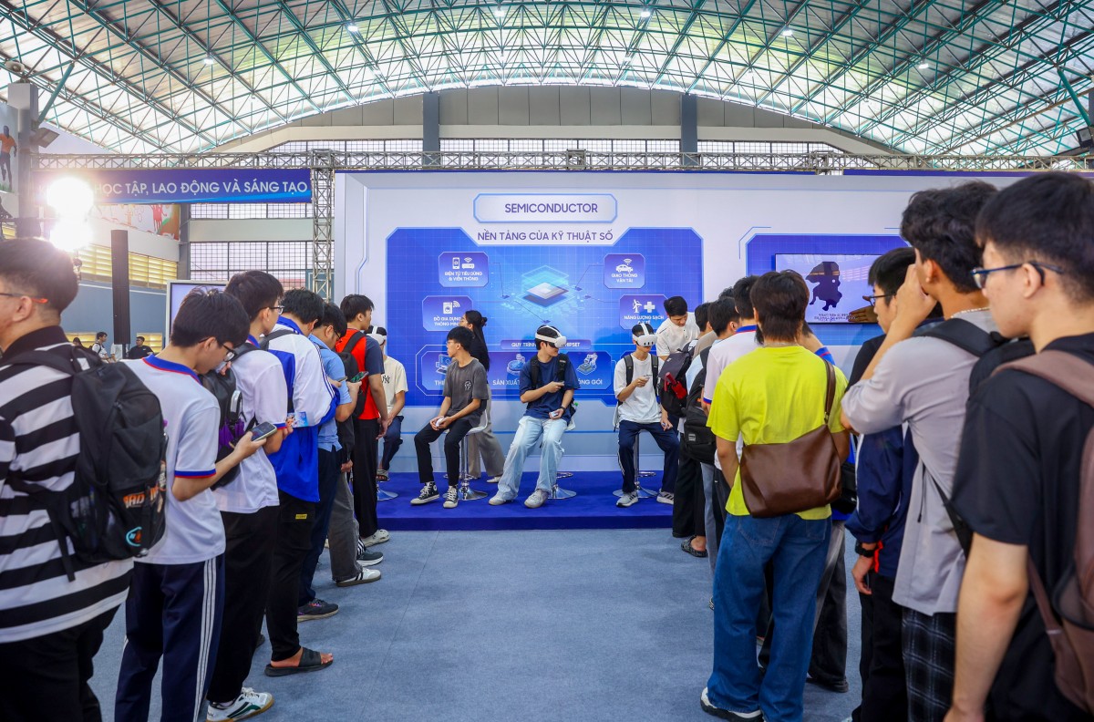 Hơn 1.000 sinh viên Hà Nội khám phá AI, IoT và bán dẫn tại SIC Tech Day 2026