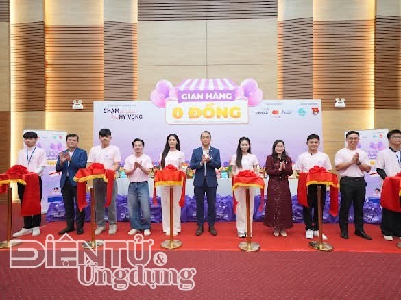 'Chạm sẻ chia. Trao hy vọng' tiếp tục đồng hành cùng phụ nữ yếu thế và dân tộc thiểu số 'Chạm sẻ chia. Trao hy vọng' tiếp tục đồng hành cùng phụ nữ yếu thế và dân tộc thiểu số