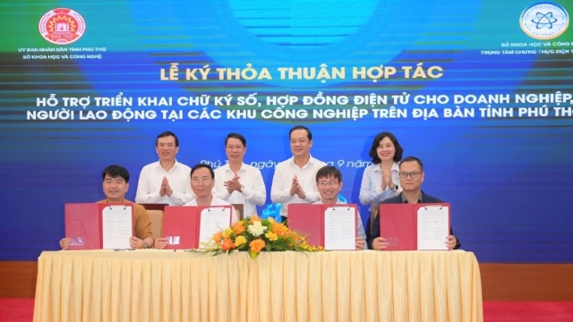 Đưa chữ ký số vào giao dịch hằng ngày của người dân