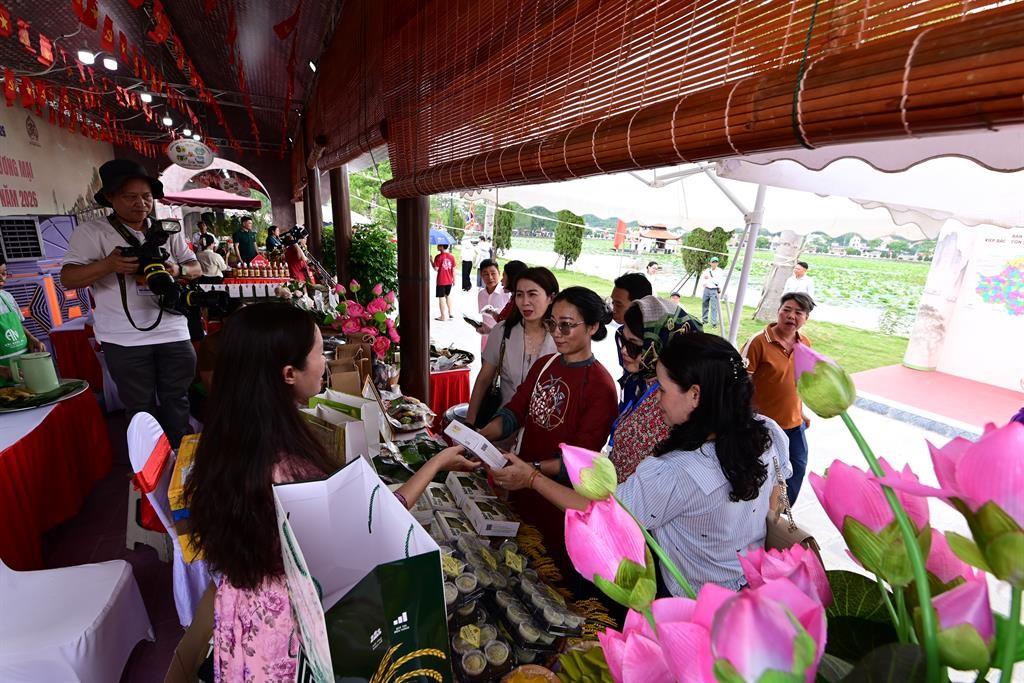 Khai mạc Tuần Văn hóa, Du lịch và Xúc tiến Thương mại Côn Sơn, Kiếp Bạc 2026 Khai mạc Tuần Văn hóa, Du lịch và Xúc tiến Thương mại Côn Sơn, Kiếp Bạc 2026