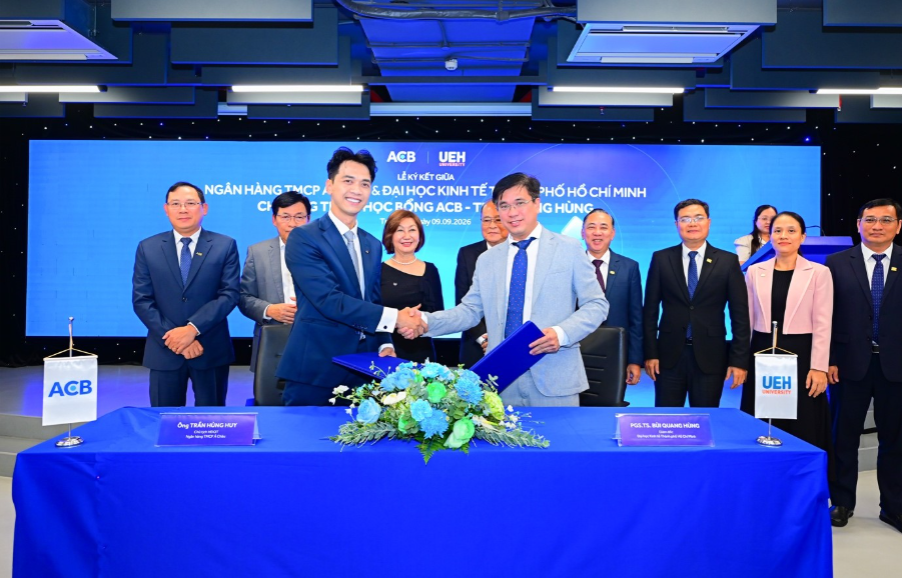 ACB tiếp tục Hành trình Hy vọng, trao 500 triệu đồng cho bệnh nhi tại Huế