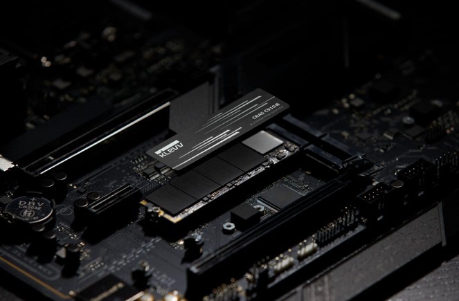 KLEVV tăng sức mạnh lưu trữ bằng bộ ba SSD PCIe Gen4 CRAS C930, C925G và C910G KLEVV tăng sức mạnh lưu trữ bằng bộ ba SSD PCIe Gen4 CRAS C930, C925G và C910G