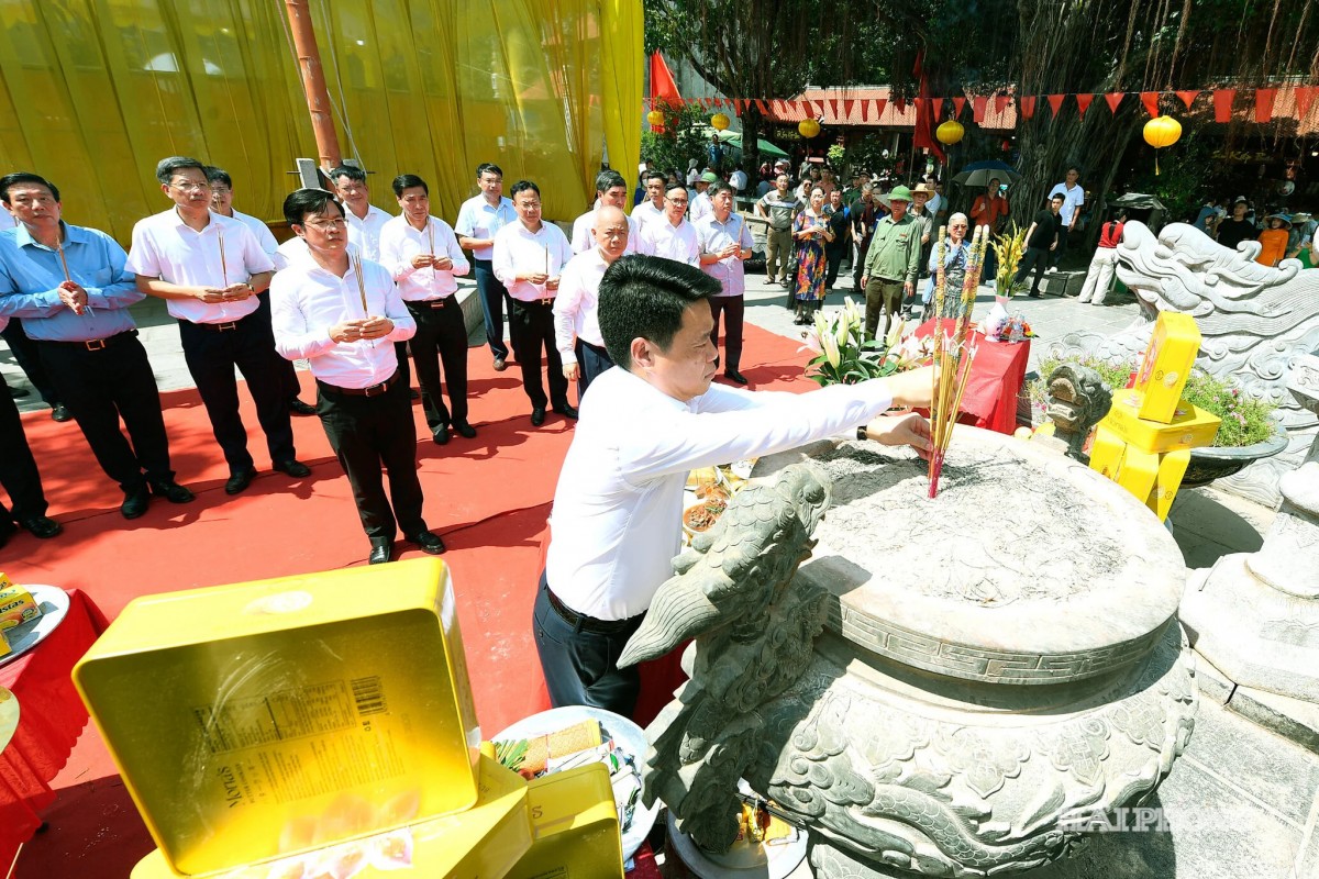 Trang trọng Lễ giỗ Đức Thánh Trần tại Kiếp Bạc