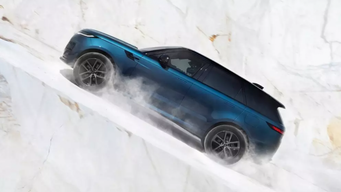 Range Rover Sport Electric có thể lội nước sâu tới 900 mm và chinh phục độ dốc 45 độ. Ảnh: Jaguar Land Rover. Range Rover Sport Electric có thể lội nước sâu tới 900 mm và chinh phục độ dốc 45 độ. Ảnh: Jaguar Land Rover.