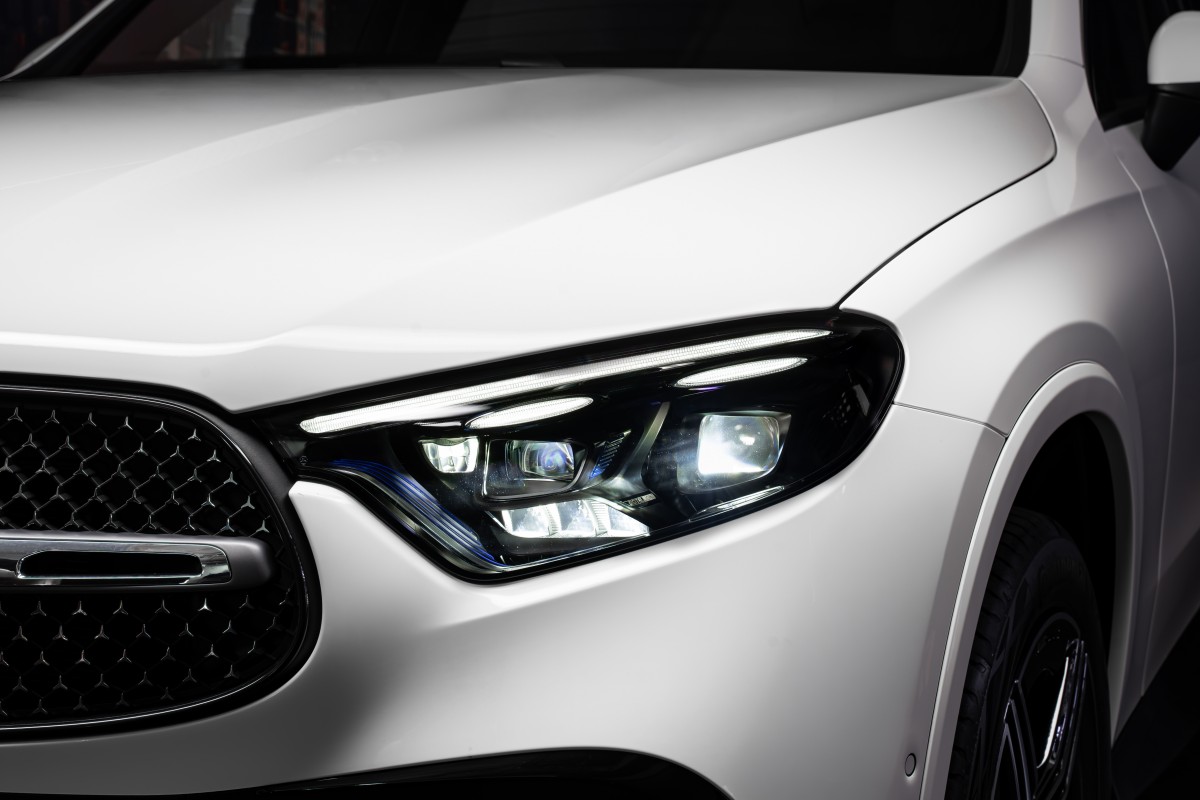 Mercedes-Benz bổ sung GLC 350e 4MATIC, giá 2,999 tỷ đồng