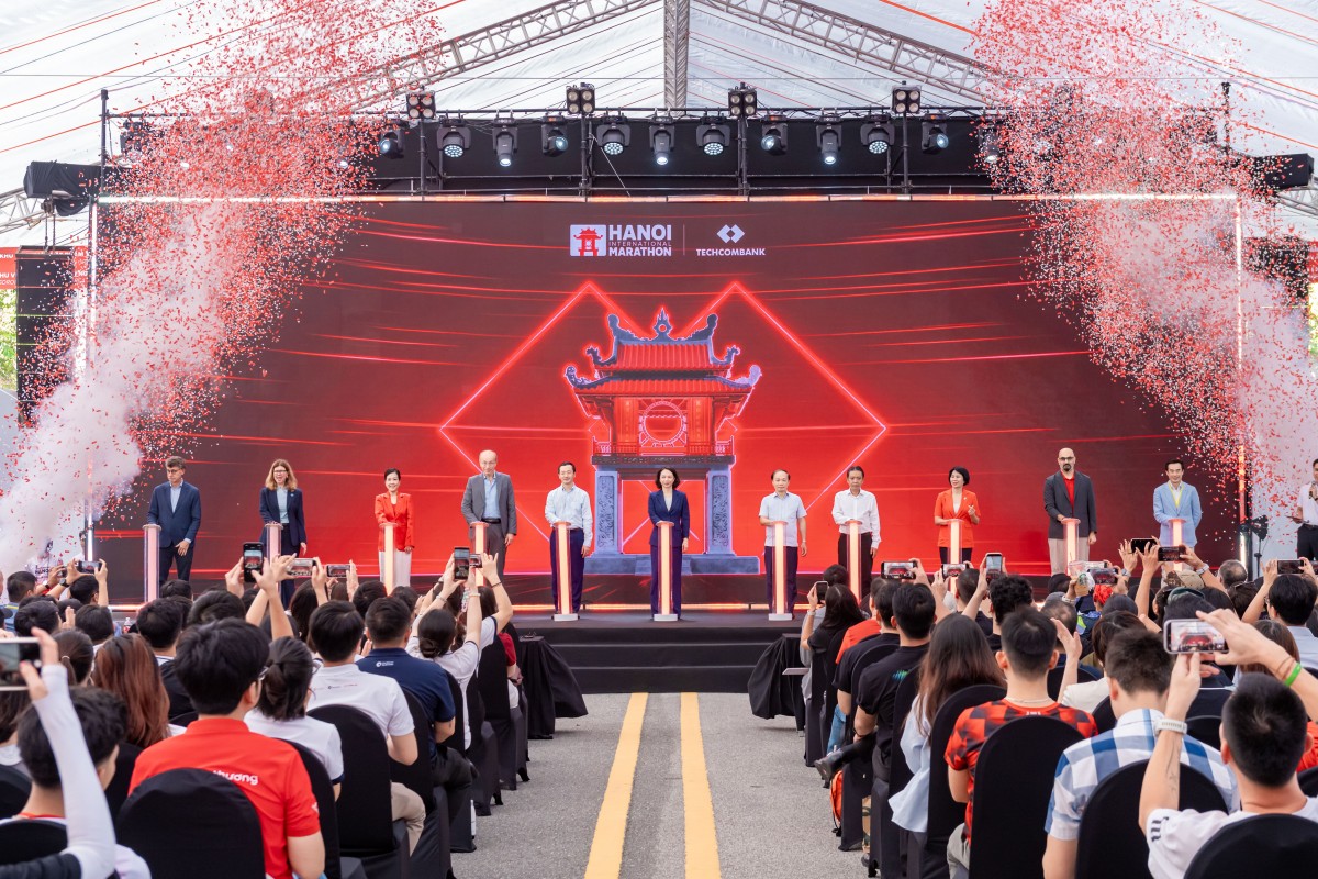 Khai mạc Giải Marathon Quốc tế Hà Nội Techcombank Mùa thứ 5