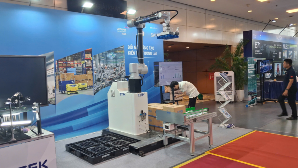 Các thiết bị tự động hóa được ETEK giới thiệu tại NIC 2026. Ảnh: Thành Biên.