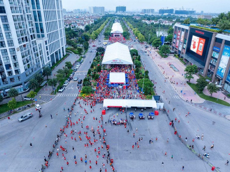 Hai VĐV Việt Nam vô địch Marathon tại giải Techcombank Hà Nội mùa thứ 5