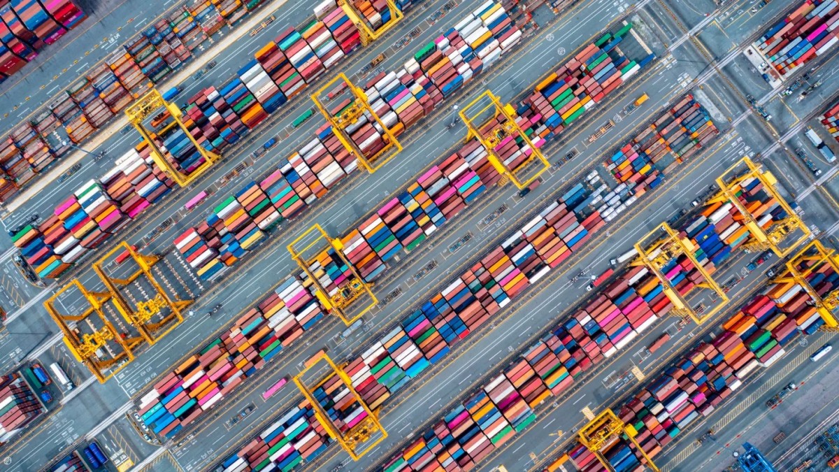 World Bank nâng dự báo Việt Nam lên 7,4% nhờ xuất khẩu AI