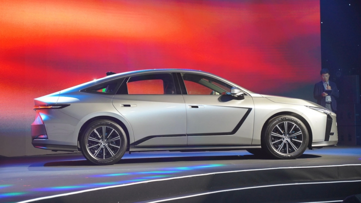 Lexus ES 2026 mới tăng đáng kể kích thước. Ảnh: Lexus.
