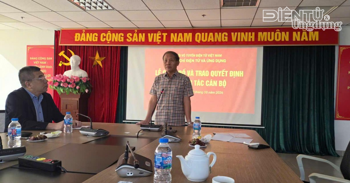 Ông Đoàn Quang Hoan, Phó Chủ tịch Hội Vô tuyến - Điện tử Việt Nam phát biểu tại buổi lễ. Ông Đoàn Quang Hoan, Phó Chủ tịch Hội Vô tuyến - Điện tử Việt Nam phát biểu tại buổi lễ.