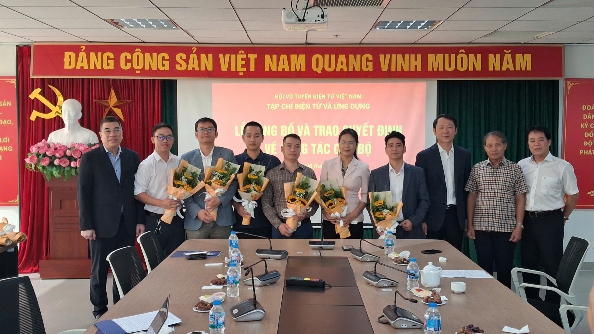 Tạp chí Điện tử và Ứng dụng kiện toàn đội ngũ lãnh đạo, quản lý