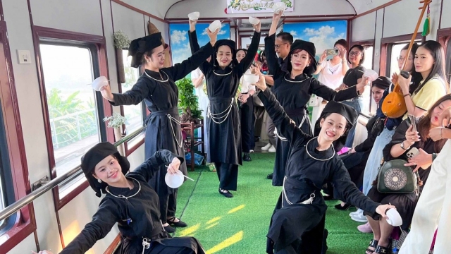 6 giờ sáng bất ngờ trên Chuyến tàu di sản Hà Nội - Thái Nguyên