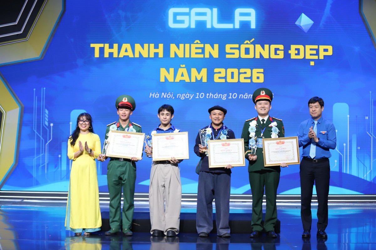 Vinh danh 15 gương mặt trẻ tiêu biểu với những việc làm đẹp vì cộng đồng