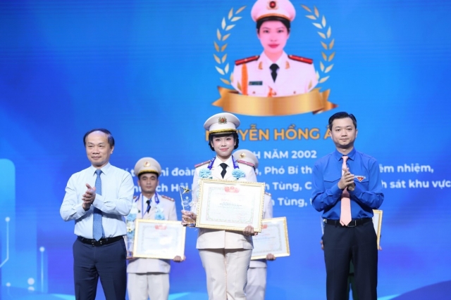 Vinh danh 15 gương mặt trẻ tiêu biểu với những việc làm đẹp vì cộng đồng