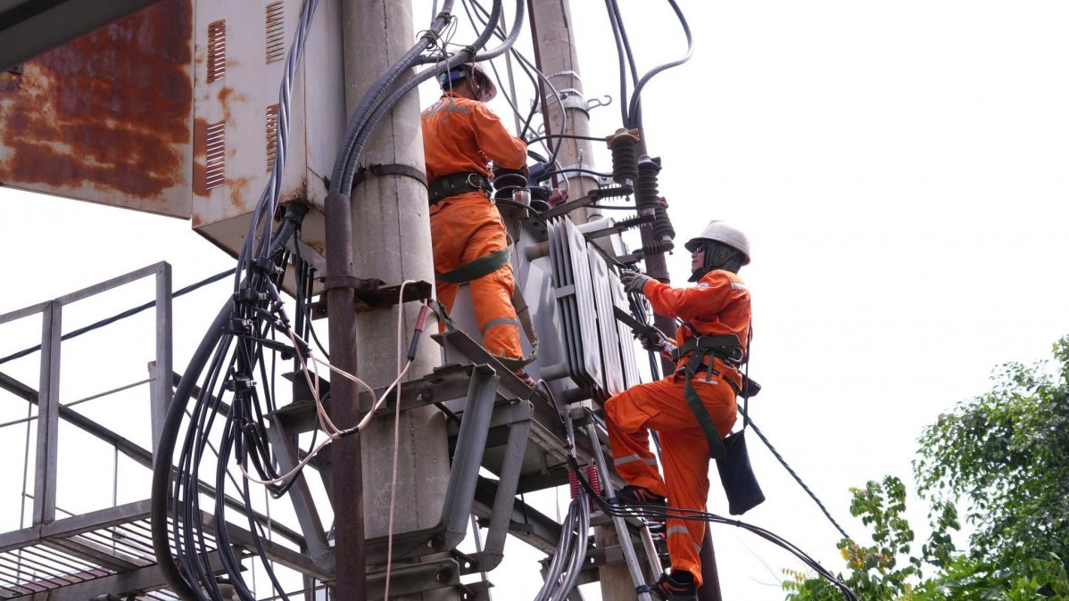EVN tăng tốc đầu tư nguồn, lưới điện trước áp lực cung ứng điện quý IV/2026