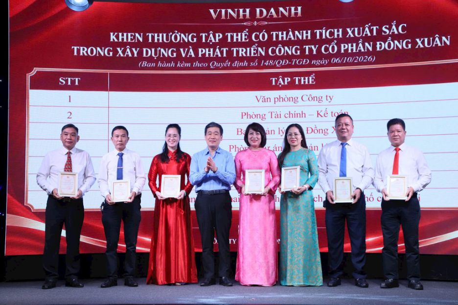 Công ty Cổ phần Đồng Xuân đổi mới hoạt động sau 30 năm Công ty Cổ phần Đồng Xuân đổi mới hoạt động sau 30 năm