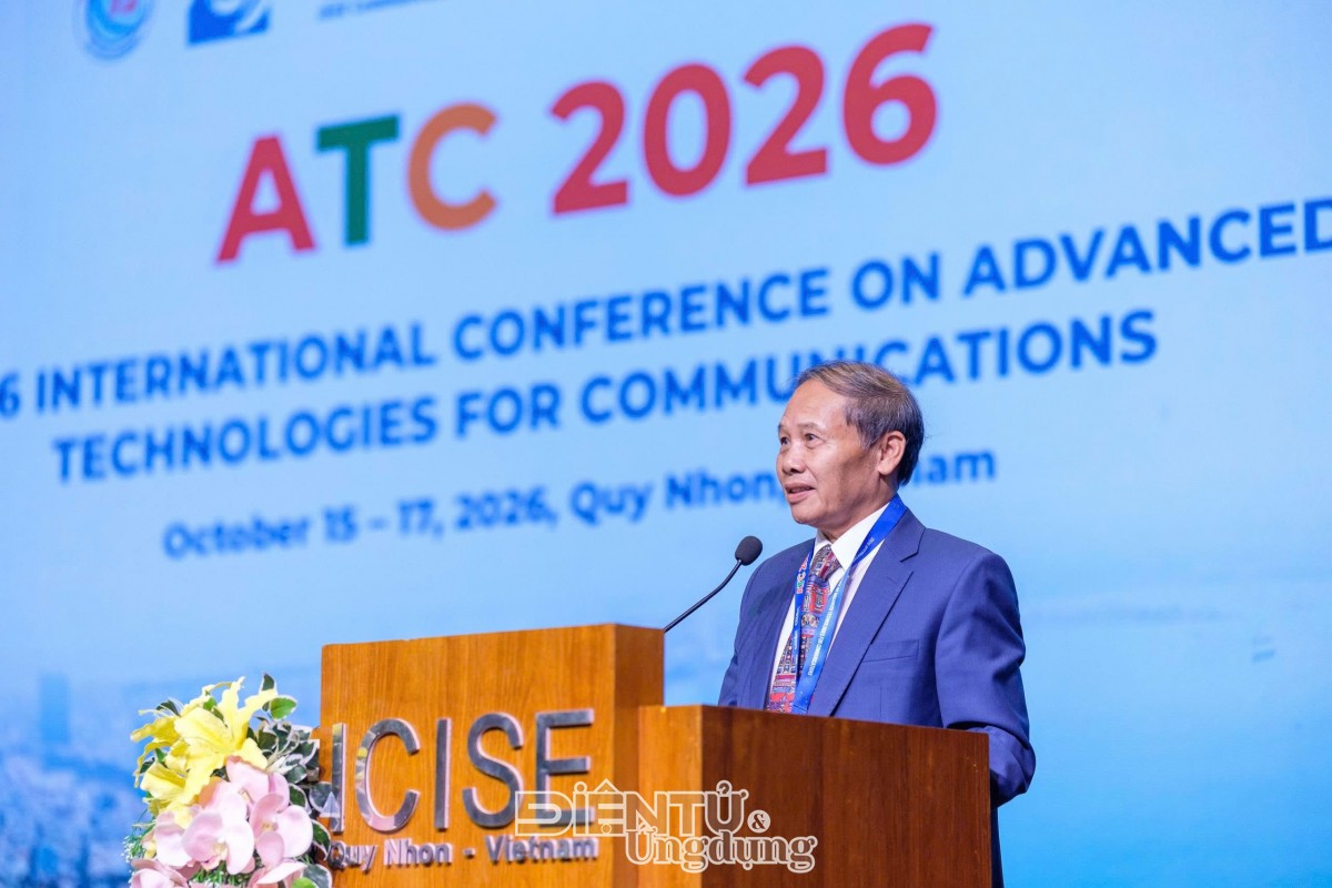 Ông Đoàn Quang Hoan, Phó chủ tịch Hội Vô tuyến Điện tử Việt Nam, phát biểu khai mạc ATC 2026.