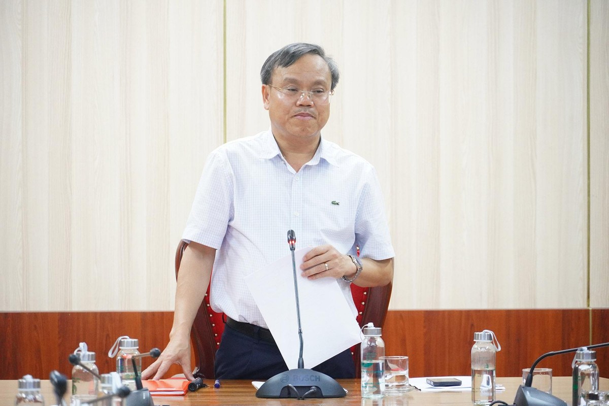 Phó Chủ tịch UBND tỉnh Lê Đức Tiến phát biểu tại cuộc họp. Ảnh Quangtri.gov.vn