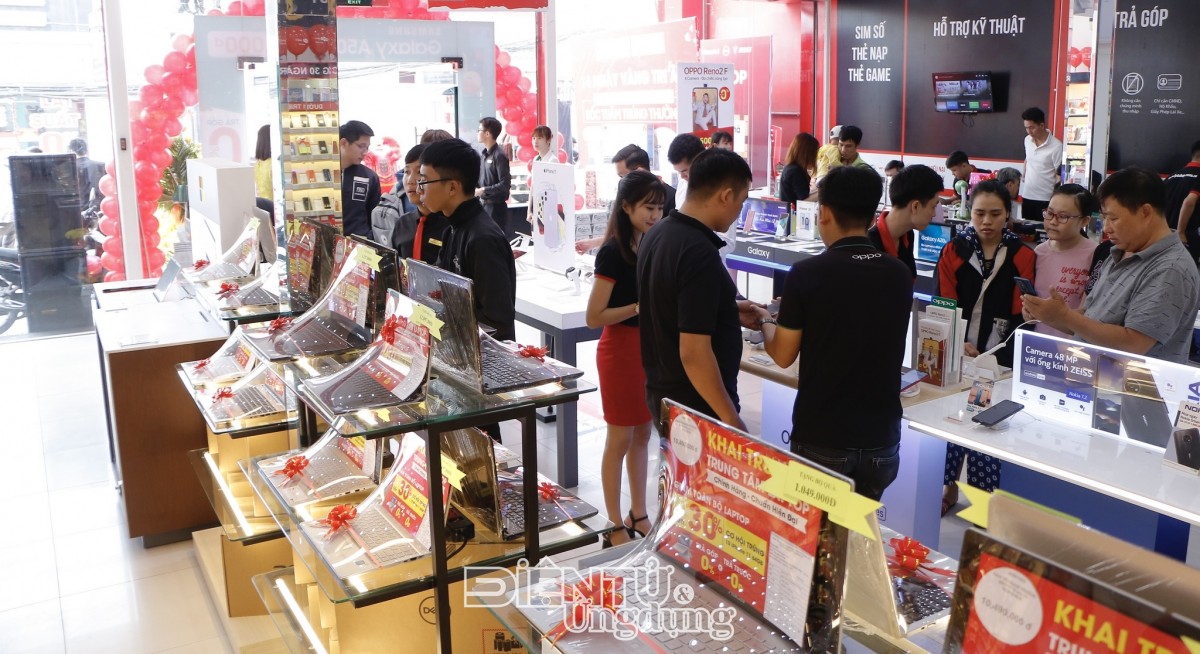 Mừng ngày 20/10, FPT Shop ưu đãi đến 50%