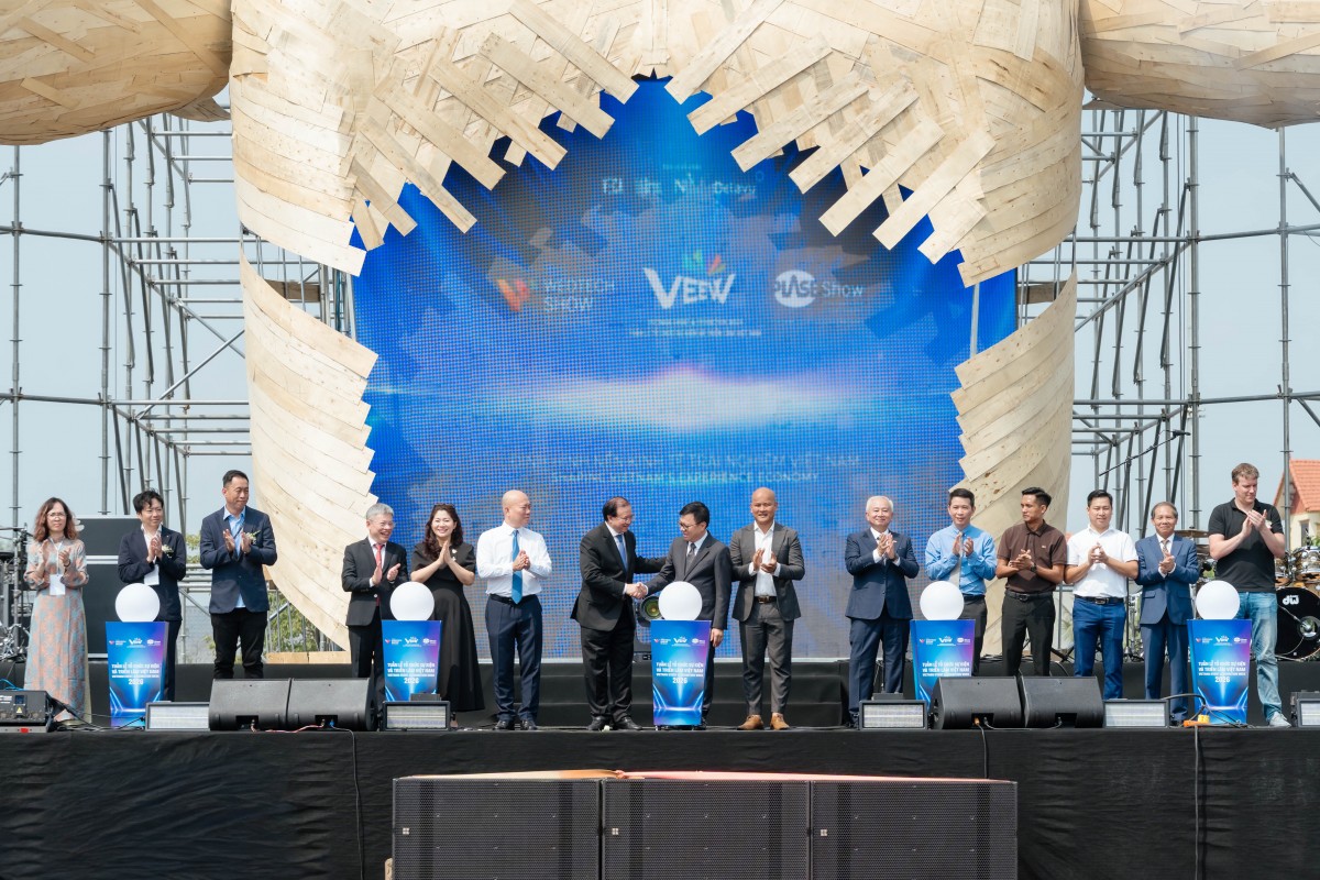 VEEW 2026 hội tụ doanh nghiệp sự kiện, triển lãm, biểu diễn và dịch vụ cưới VEEW 2026 hội tụ doanh nghiệp sự kiện, triển lãm, biểu diễn và dịch vụ cưới