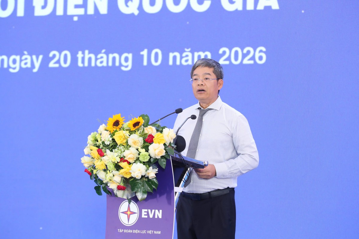 Phó Tổng giám đốc EVN Nguyễn Tài Anh báo cáo tình hình thực hiện dự án. Ảnh EVN Phó Tổng giám đốc EVN Nguyễn Tài Anh báo cáo tình hình thực hiện dự án. Ảnh EVN