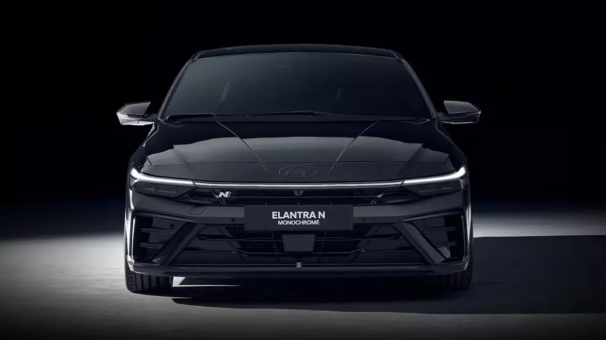Hyundai Elantra N Monochrome không được nâng cấp động cơ hoặc hệ thống khung gầm so với bản tiêu chuẩn. Ảnh: Hyundai.