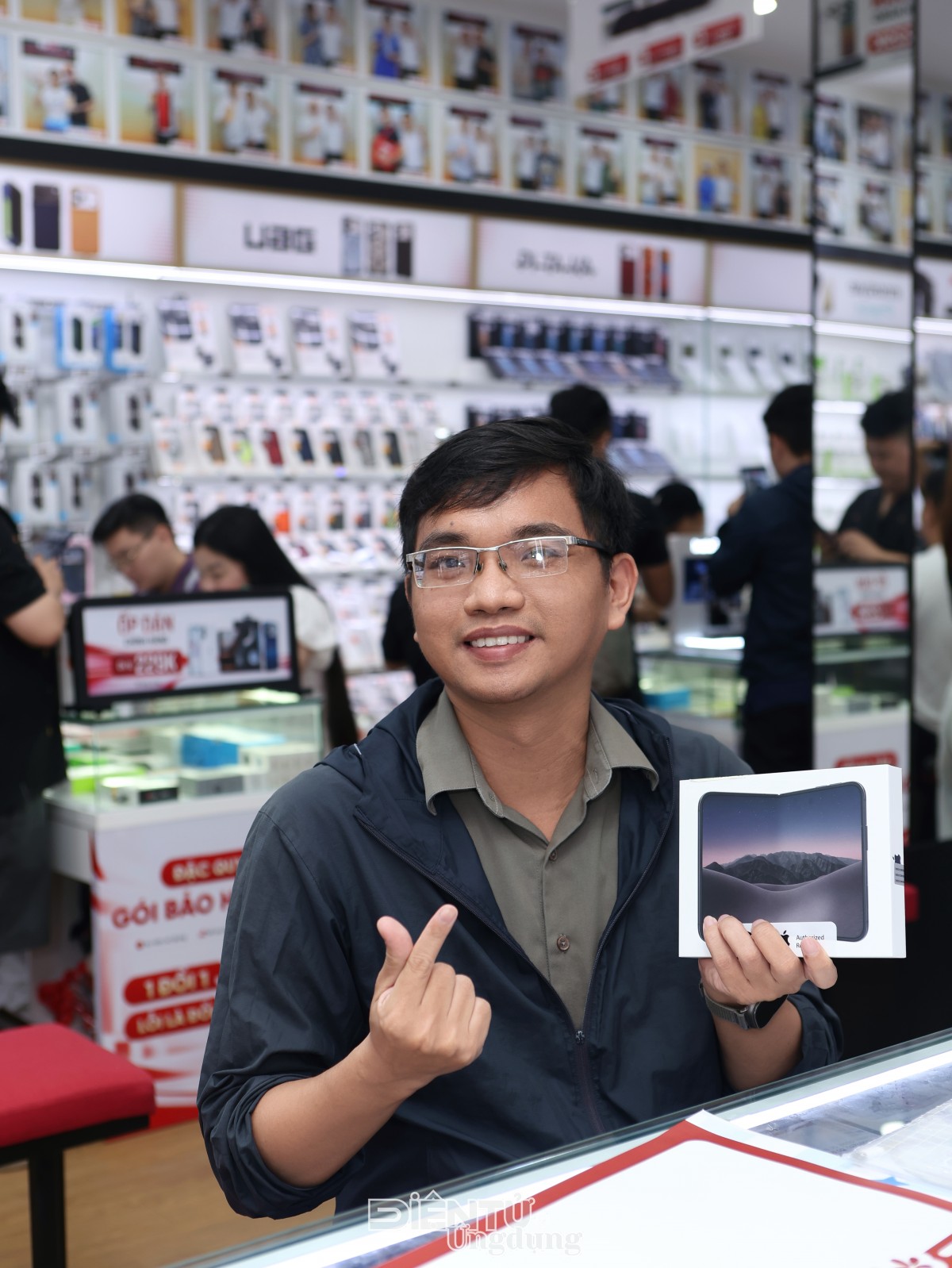 Minh Tuấn Mobile mở bán iPhone Duo, tiếp tục cam kết 