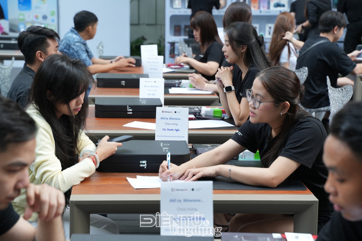 Di Động Việt mở bán iPhone Duo ở nhà hàng, mời khách ăn sáng uống cafe, nhận máy sang chảnh Di Động Việt mở bán iPhone Duo ở nhà hàng, mời khách ăn sáng uống cafe, nhận máy sang chảnh