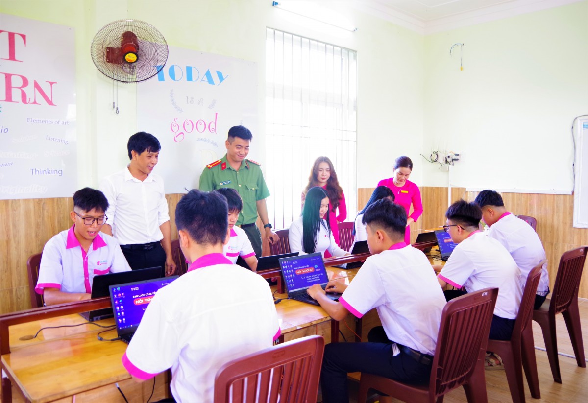 Khánh Hòa: Lan tỏa Chiến dịch “Không một mình 2026” tại Trường Liên cấp Hoa Sen