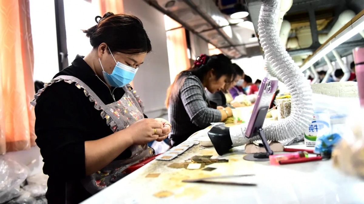 AI kéo lợi nhuận công nghiệp Trung Quốc tăng mạnh, tiêu dùng hụt hơi AI kéo lợi nhuận công nghiệp Trung Quốc tăng mạnh, tiêu dùng hụt hơi