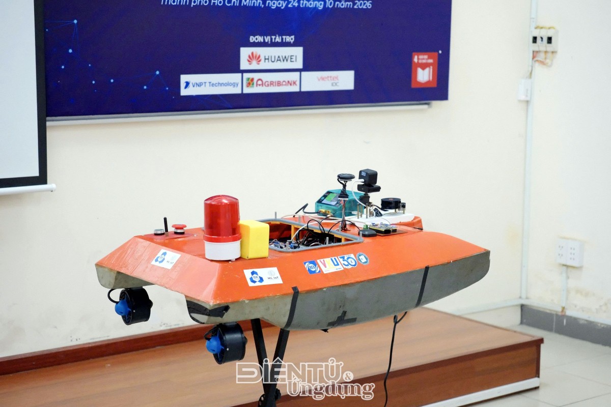 Phao cứu hộ tự hành ứng dụng AI tại biên của đội MLIoT_RedgeSCUE lọt top 10 chung kết VEDC 2026 Phao cứu hộ tự hành ứng dụng AI tại biên của đội MLIoT_RedgeSCUE lọt top 10 chung kết VEDC 2026