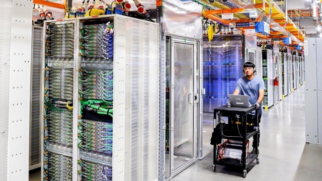 AWS tăng doanh thu 39,3%, dòng tiền tự do Amazon âm 42,4 tỷ USD