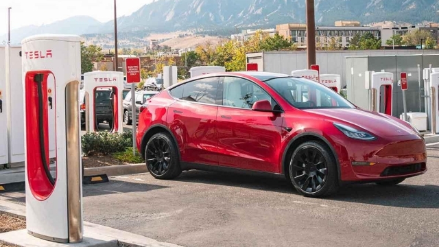 Tesla tuyển 5 vị trí tại Việt Nam, chuẩn bị kinh doanh và phát triển trạm sạc