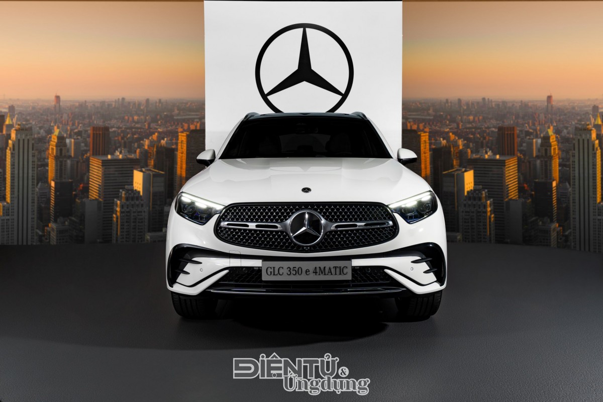 “The Icons, Electrified” của Mercedes-Benz
