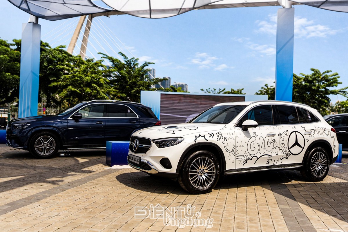 “The Icons, Electrified” của Mercedes-Benz