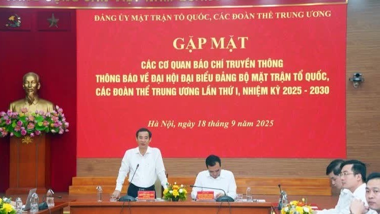 Đại hội đầu tiên của Đảng bộ Mặt trận Tổ quốc, các đoàn thể Trung ương có 350 đại biểu tham dự