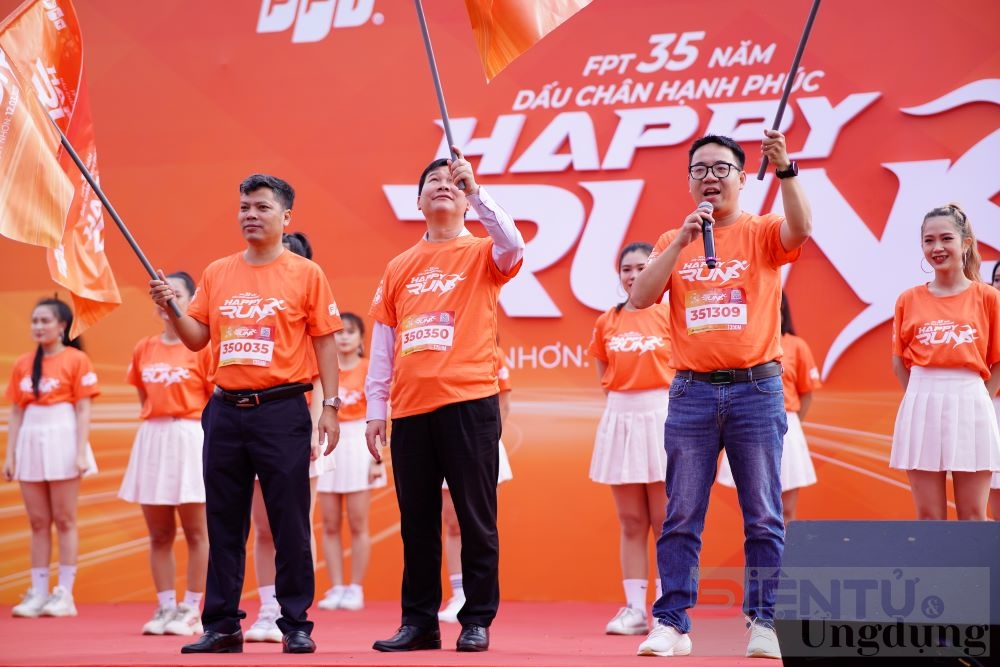 10000 nguoi tham du chuoi hoat dong vi cong dong cua fpt