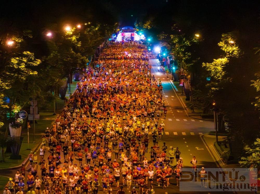 18000 van dong vien tham du giai marathon quoc te thanh pho ho chi minh techcombank mua thu 7