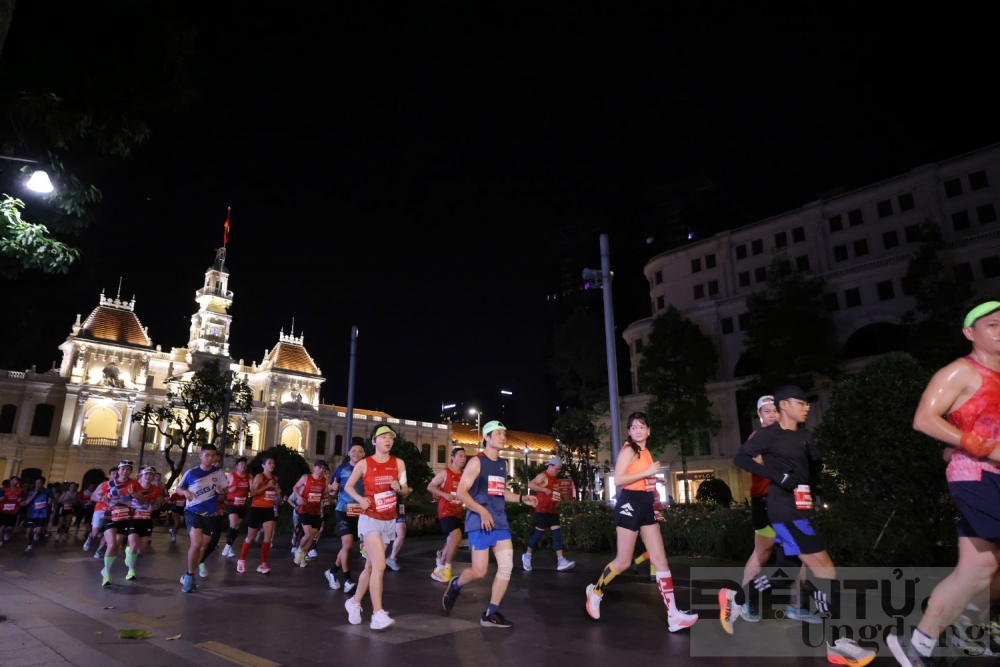 18000 van dong vien tham du giai marathon quoc te thanh pho ho chi minh techcombank mua thu 7