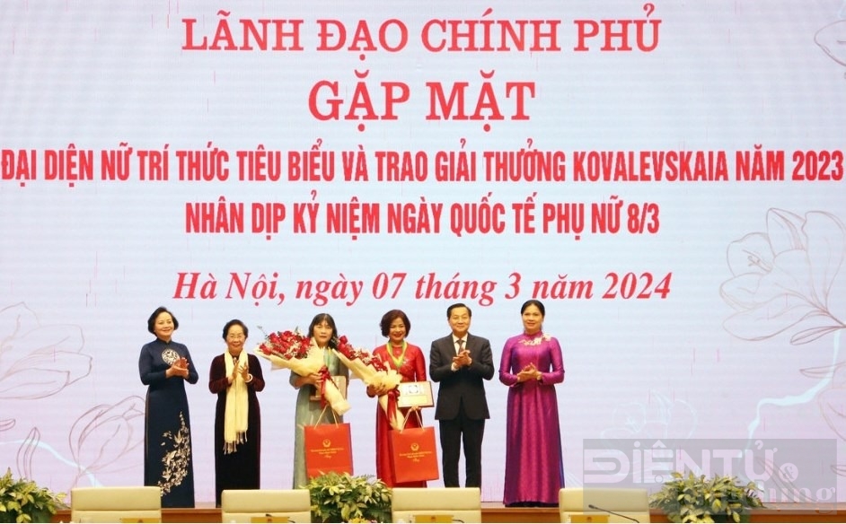 2 nha khoa hoc duoc trao giai thuong kovalevskaia nam 2023