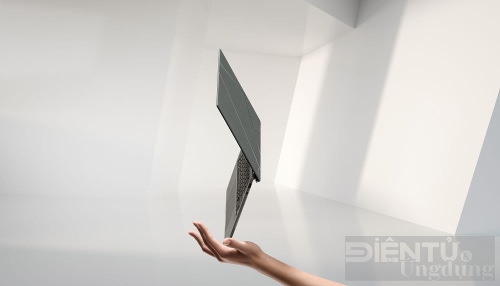 ASUS Zenbook S 13 OLED: laptop OLED mỏng nhẹ nhất thế giới có gì đặc biệt