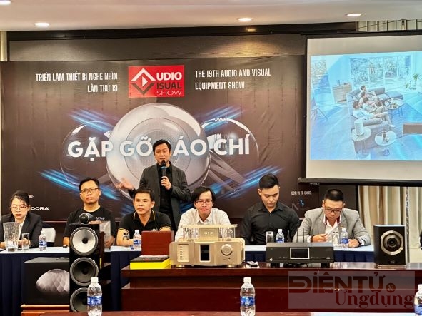 av show saigon 2022 co gi moi