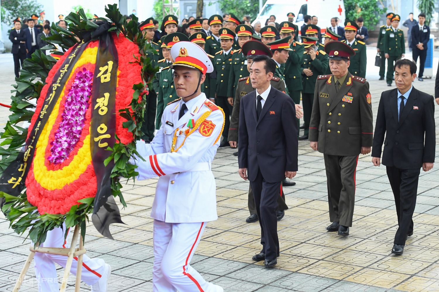 ban be quoc te vieng tong bi thu nguyen phu trong