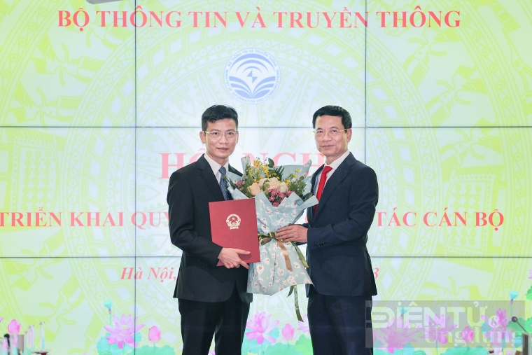 bo tttt bo nhiem chuc danh thu ky bo truong