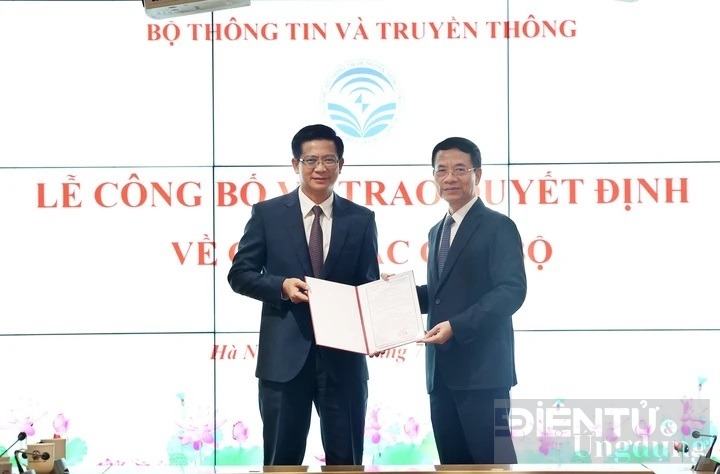 bo tttt dieu dong bo nhiem 7 can bo chu chot