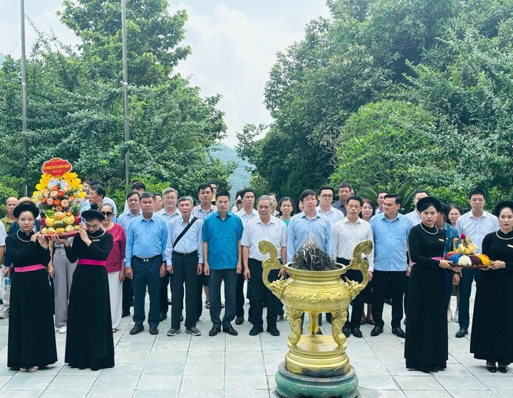 bo tttt hanh huong ve nguon nhan ky niem 79 nam ngay truyen thong nganh tttt