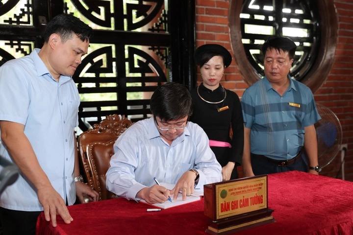 bo tttt hanh huong ve nguon nhan ky niem 79 nam ngay truyen thong nganh tttt